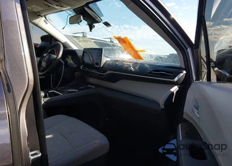 2022 Toyota Sienna Le z USA, uszkodzony, nr VIN 5TDKSKFC6NS064029